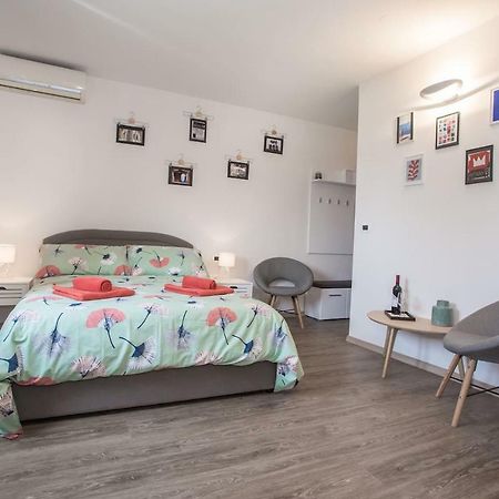 Caprice Studio Apartment Poreč Eksteriør billede