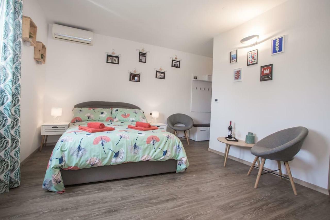 Caprice Studio Apartment Poreč Eksteriør billede